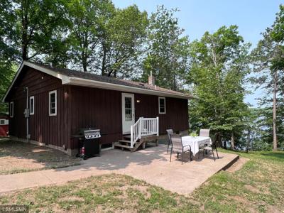 2221 Forest Shores