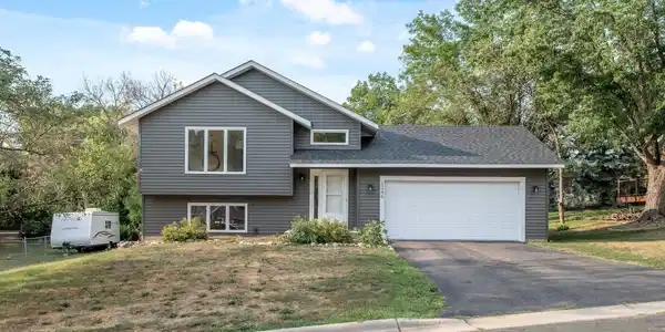 3246 Balsam SW