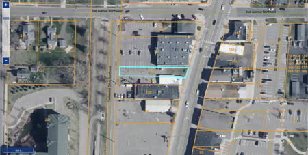 134 Lake Street N