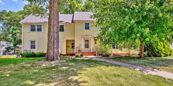 457 Lake Park