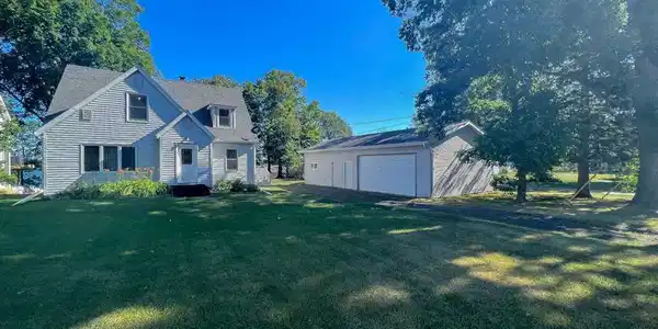 310 Lake W