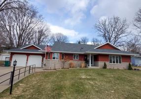 1052 Hamlet Drive N