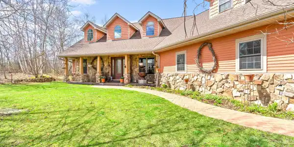 33332 Lakeshore Drive NE