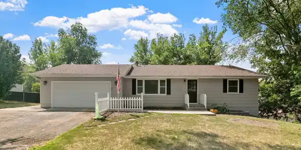 4171 Pleasant SE