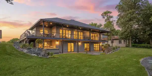 826 Shorewood Drive