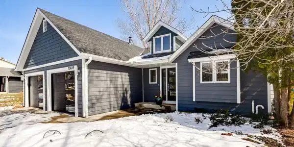 15839 Fremont NW