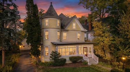 4128 Sheridan Avenue S