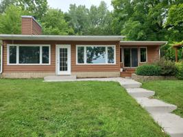 8220 N Shore Trail N