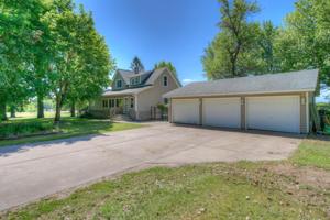 3513 Stark NE