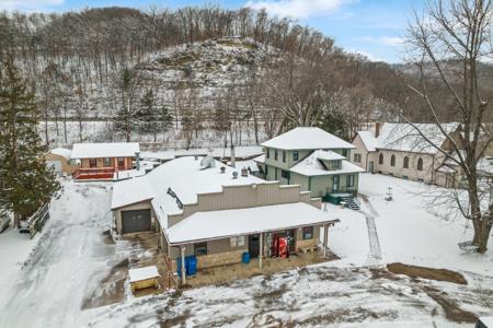 46855 Riverview.