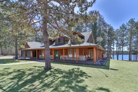 767 Woodduck Lane NE