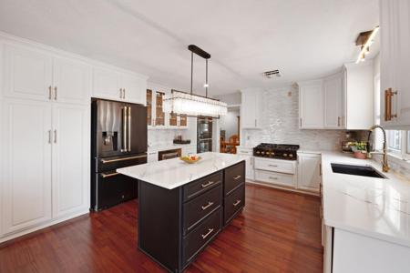 9046 Edinburgh Lane