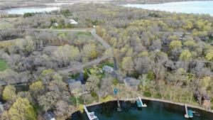 x E Lake Carlos Drive NE