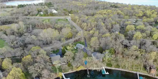 x E Lake Carlos Drive NE