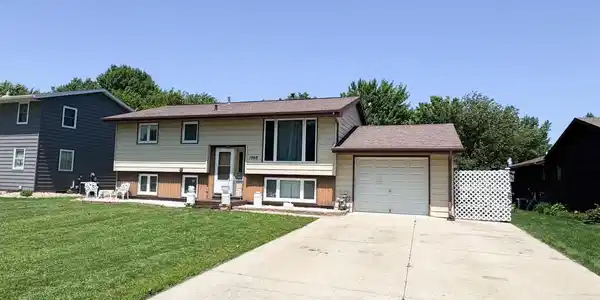1908 Summit Avenue