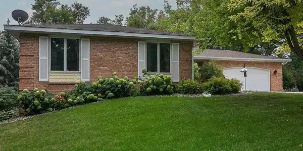 3594 Basswood SW