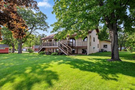 150 Lake Drive E