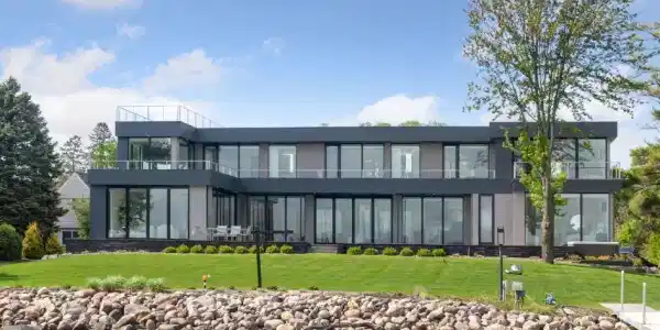 1225 Shoreline Drive