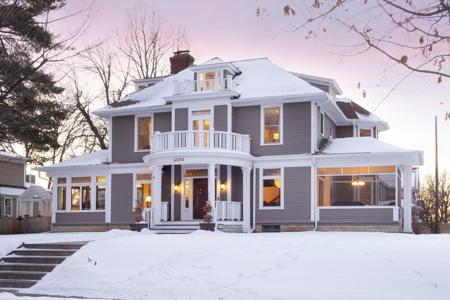 4600 Fremont Avenue S