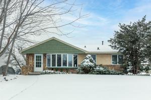 5870 Monroe NE