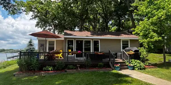 1904 Hidden Valley Lane NW