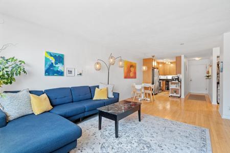 2700 W 44th Street