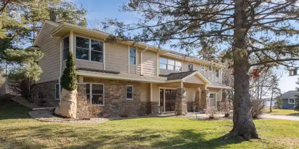 2693 Shadywood
