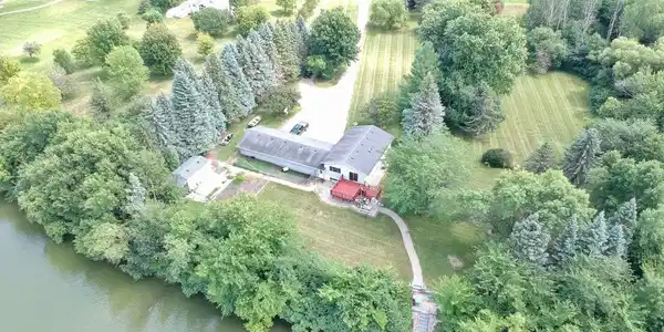 390 Horseshoe Drive