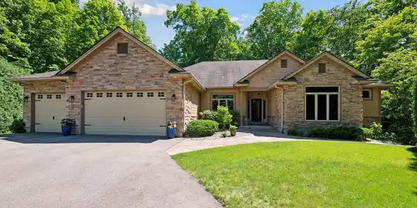5995 Maple Forest