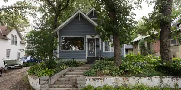 417 Lakeside