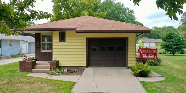 619 9th NW