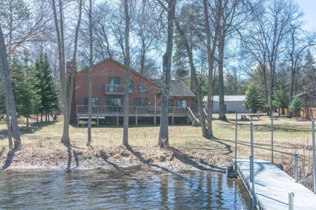 12948 Red Oak Circle