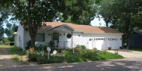 18 W Park Drive