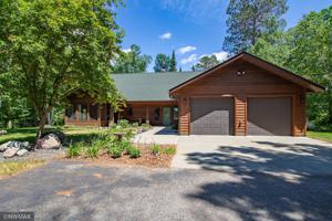 2775 Peninsula Court NE