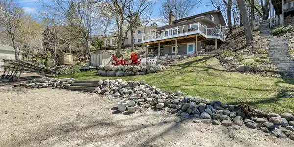 16158 Lakeside SE
