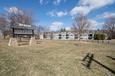 181 Little Canada Road E