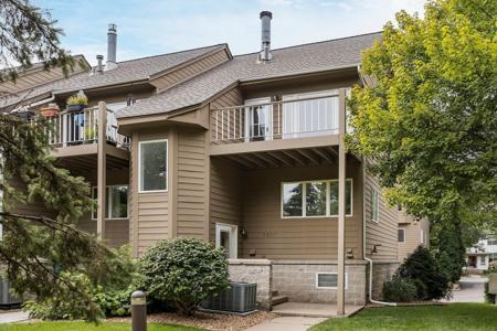 2827 Kenwood Isles Drive