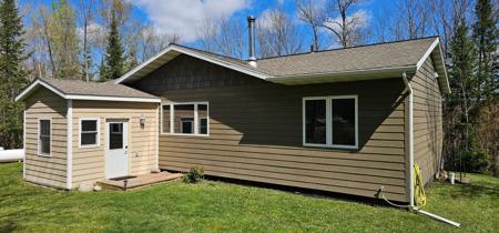 1735 Arborvitae Lane NE