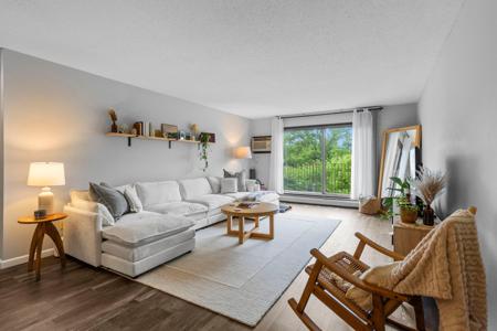 1304 W Medicine Lake Drive