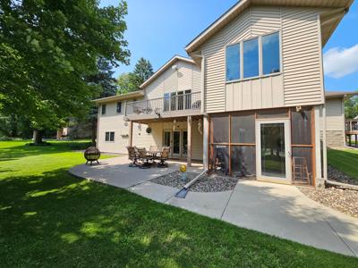 102 River Heights Drive NE