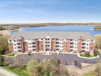 1776 Stieger Lake Lane