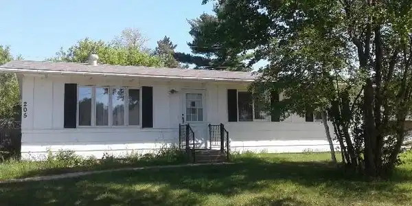 205 SE 10th Street