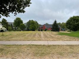 6792 Lakeview NE