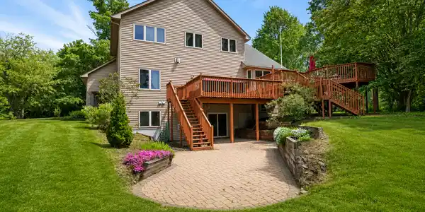 5325 Fernwood Trail