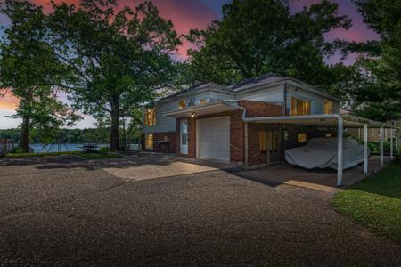 450 W Horseshoe Drive