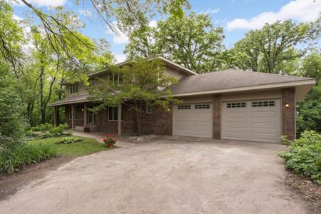 878 Lakewood Hills Road S