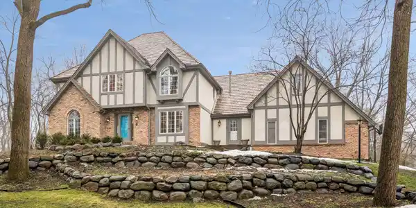 3099 Farview Lane