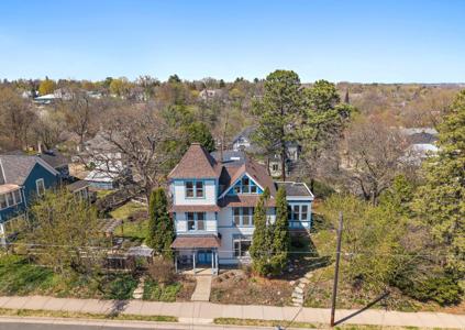 406 Olive Street W