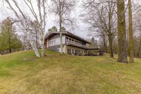 21160 Moose Point Road
