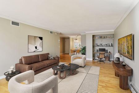 2800 W 44th Street